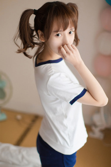 比基尼女美图片